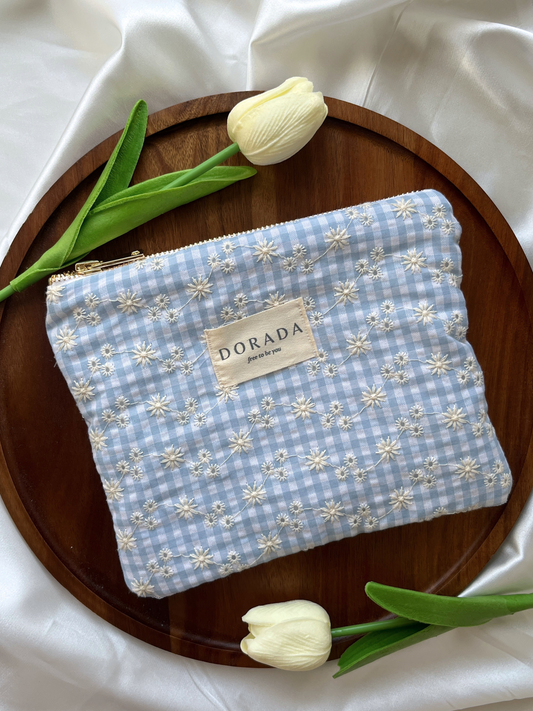 Amelie Pouch